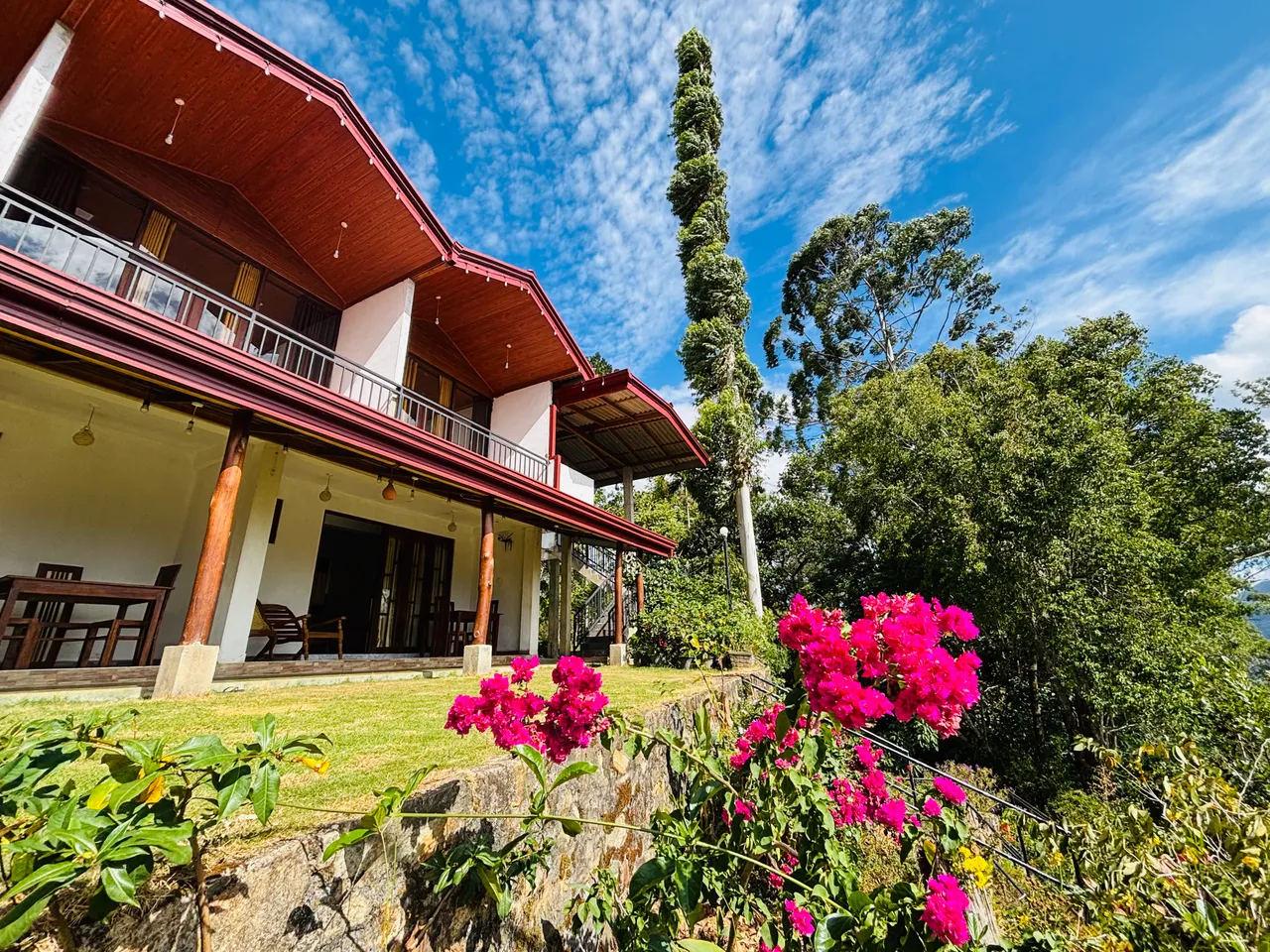 Ella Mountain Palace overlooking the hills