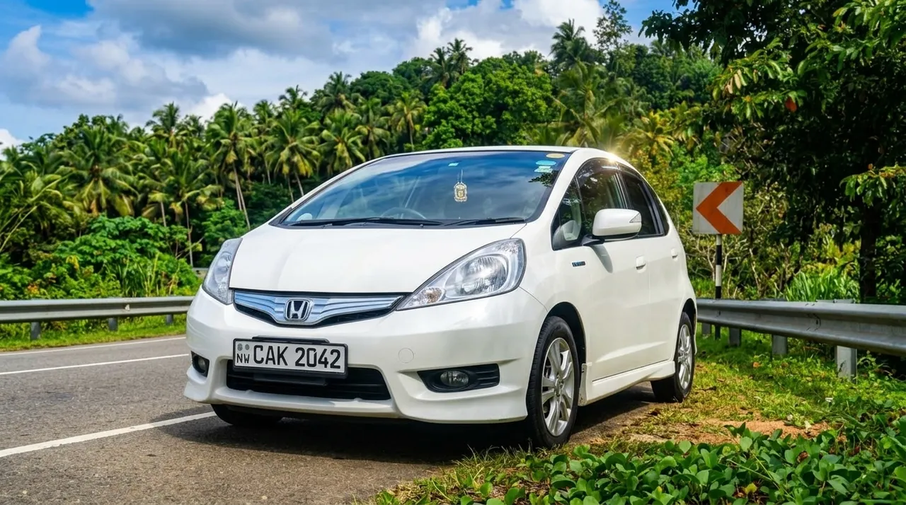 Ella Mountain Palace Transport Service - Honda Fit Shuttle
